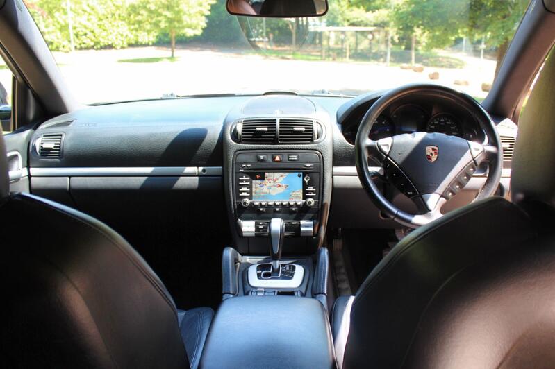 PORSCHE CAYENNE