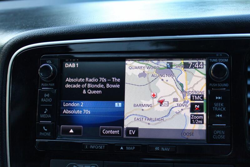 MITSUBISHI OUTLANDER