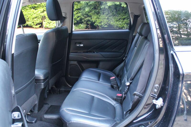 MITSUBISHI OUTLANDER