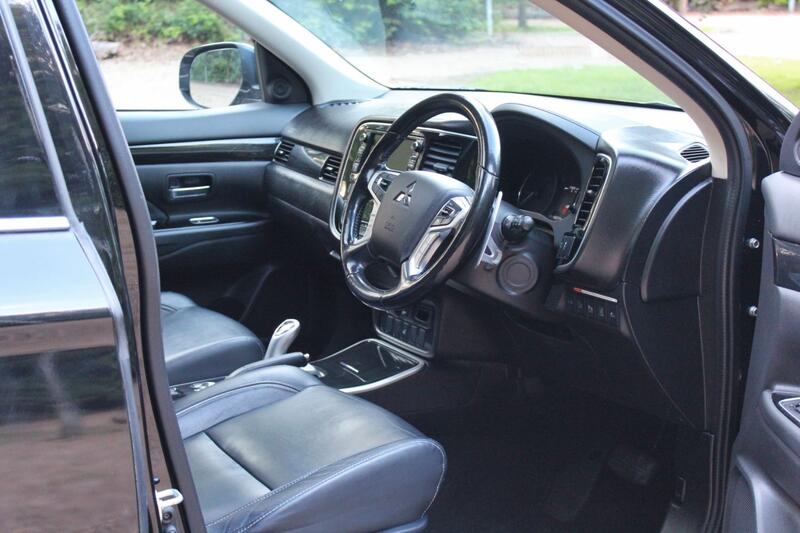 MITSUBISHI OUTLANDER
