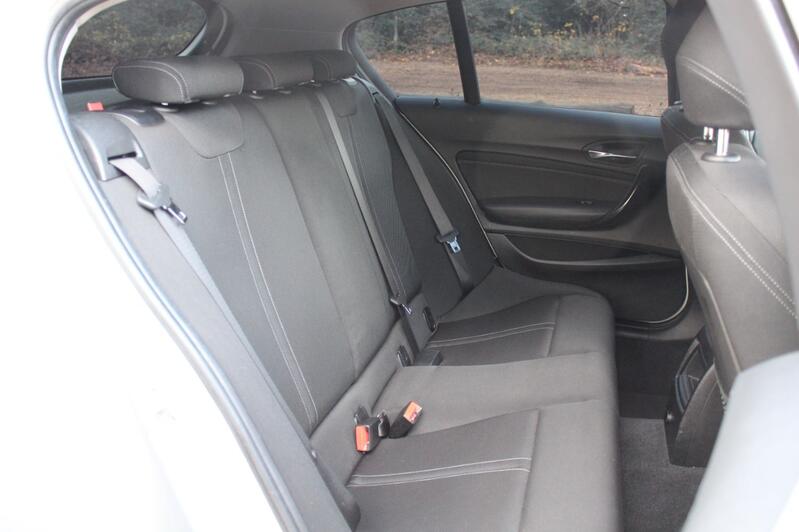 BMW 1 SERIES