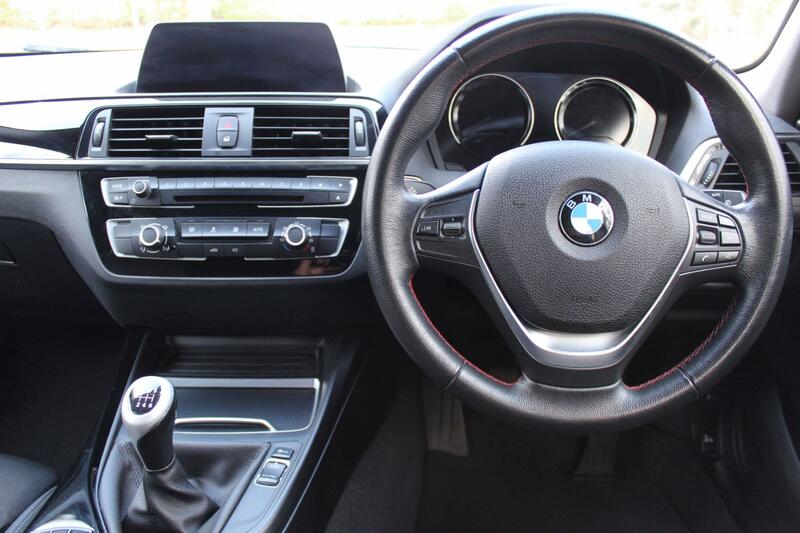 BMW 1 SERIES