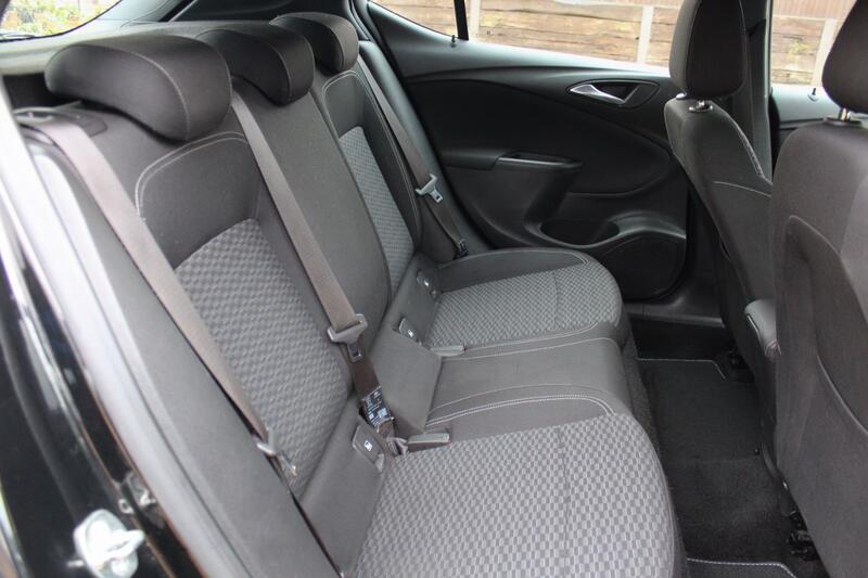 VAUXHALL ASTRA