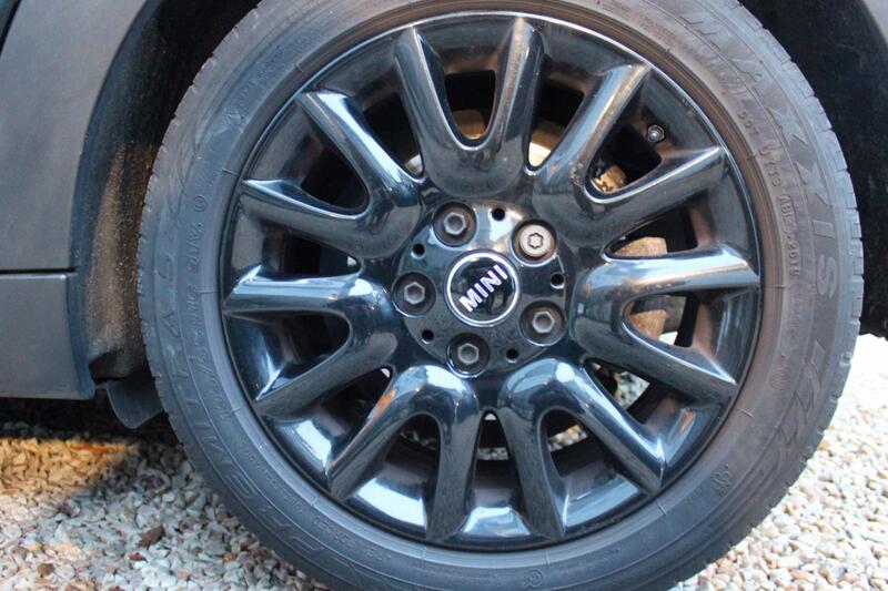 MINI HATCH