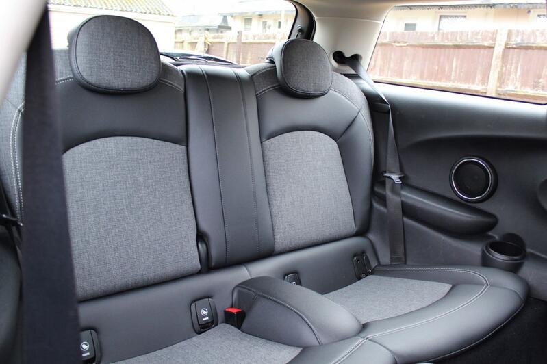 MINI HATCH