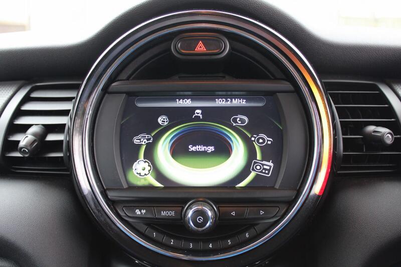 MINI HATCH
