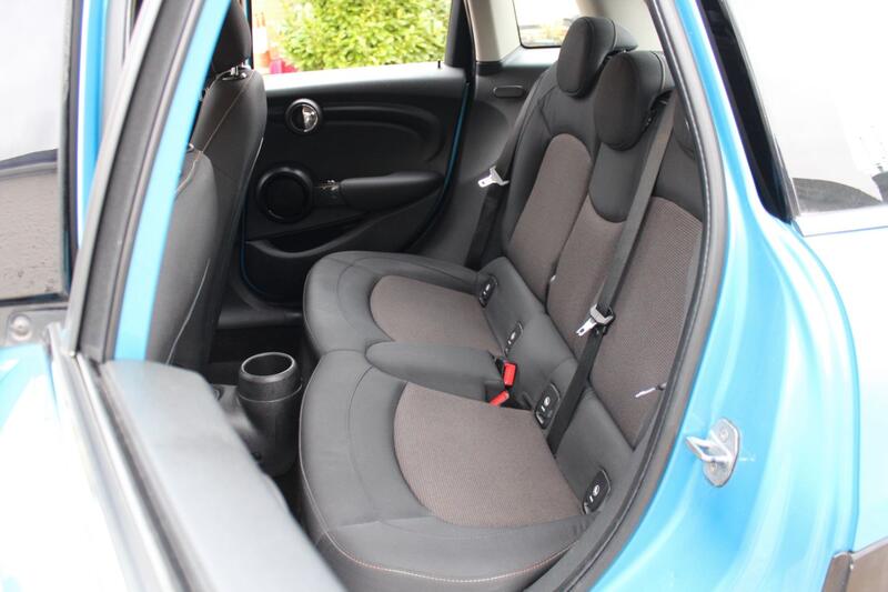 MINI HATCH