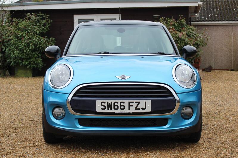 MINI HATCH