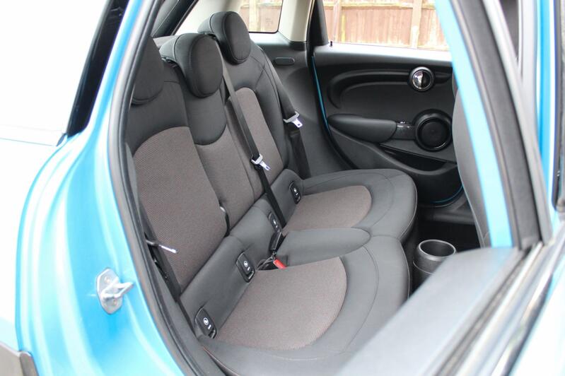 MINI HATCH