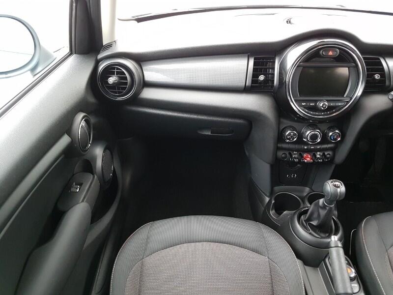 MINI HATCH