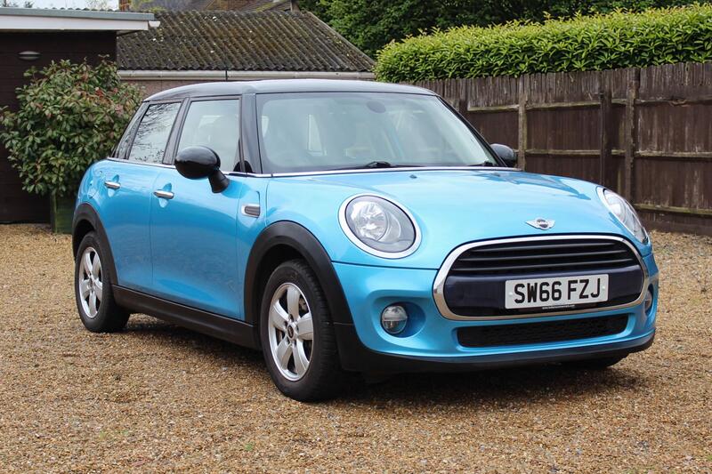MINI HATCH