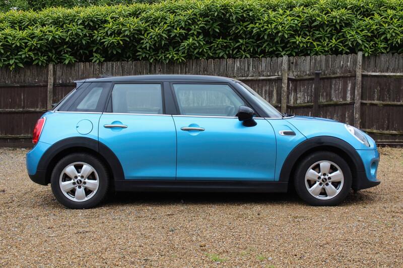 MINI HATCH