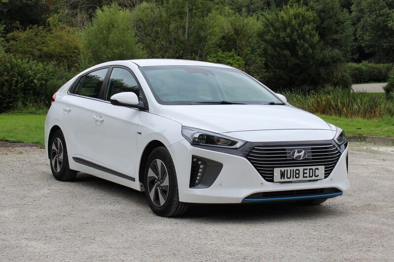 View HYUNDAI IONIQ 1.6 h-GDi Premium SE