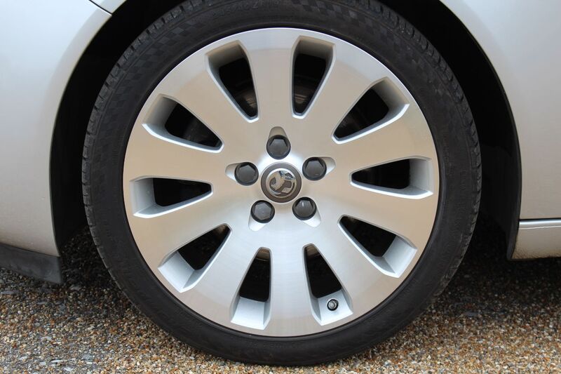 VAUXHALL INSIGNIA