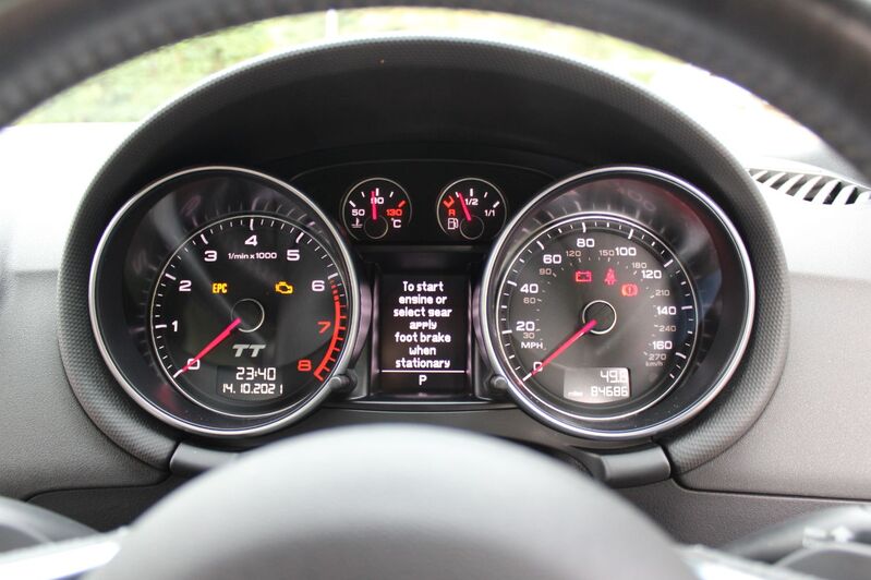 AUDI TT