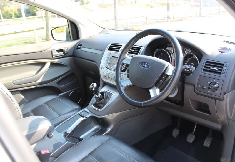 FORD KUGA