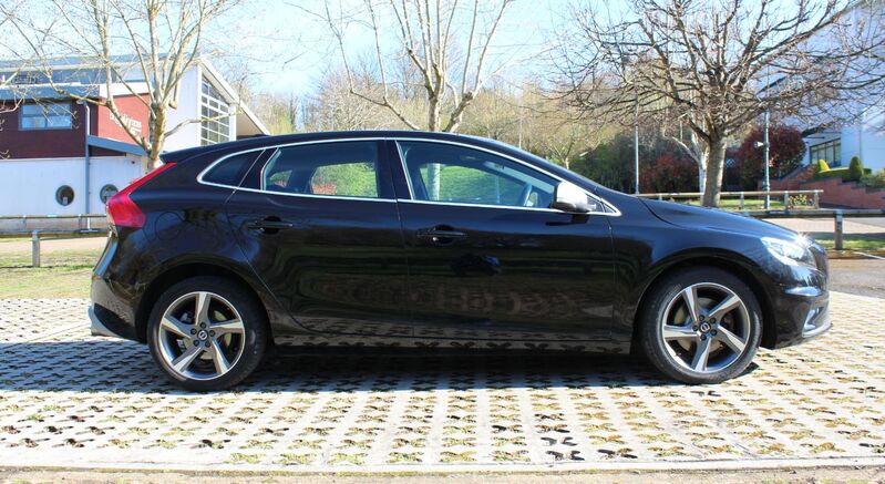 VOLVO V40