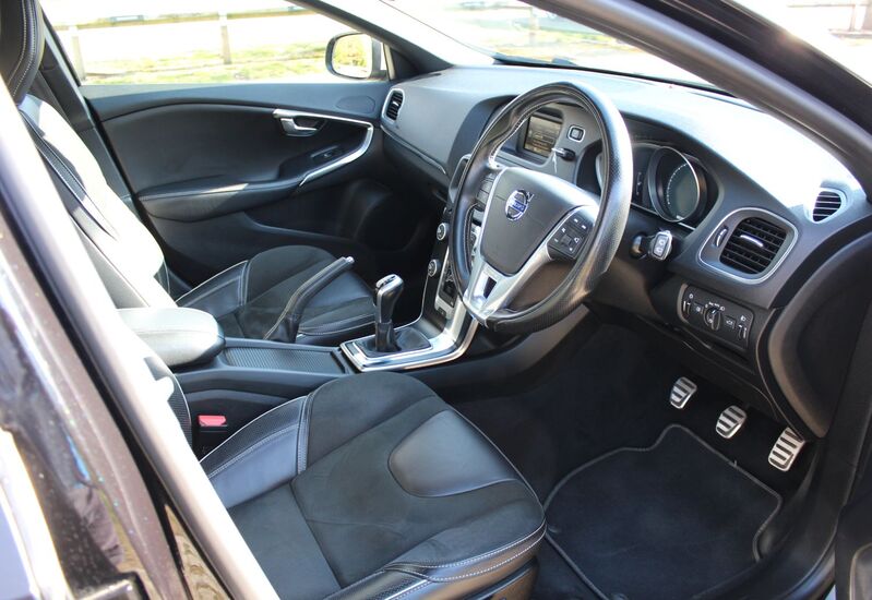 VOLVO V40