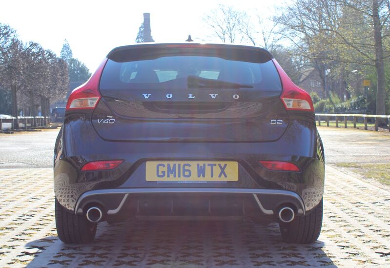 VOLVO V40