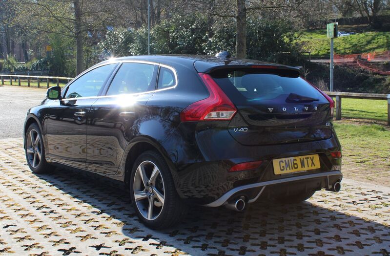 VOLVO V40