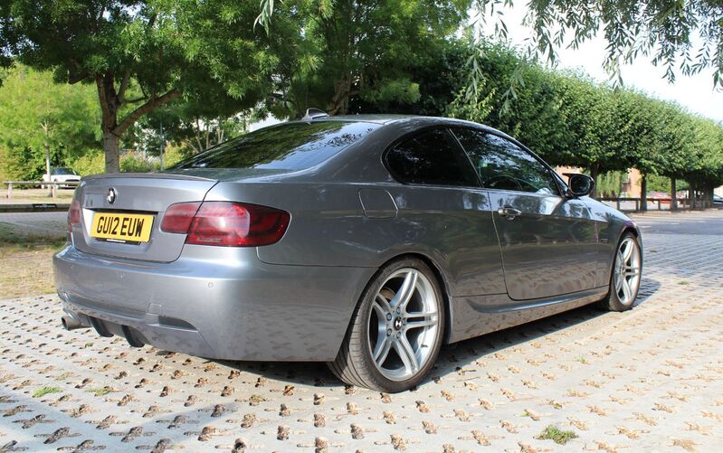 BMW 3 SERIES