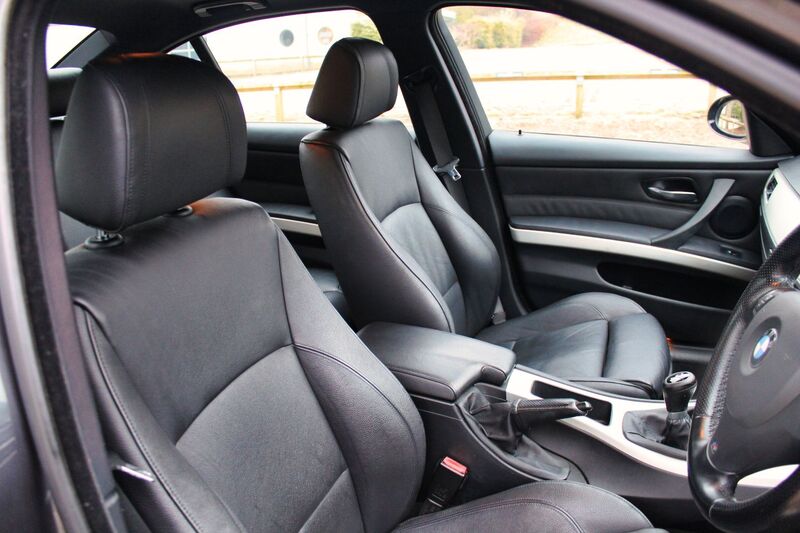 BMW 3 SERIES
