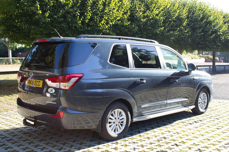 SSANGYONG RODIUS TURISMO